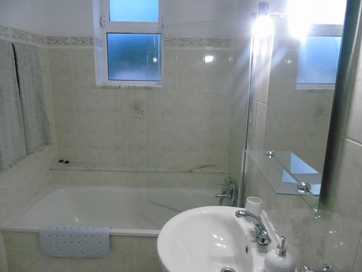 Lagos Guests B&B Ngoại thất bức ảnh